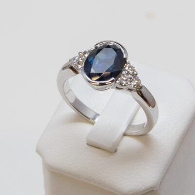 Bague saphir et diamants - Création Mohedano